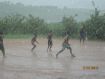 Fußball im Regen Fußball